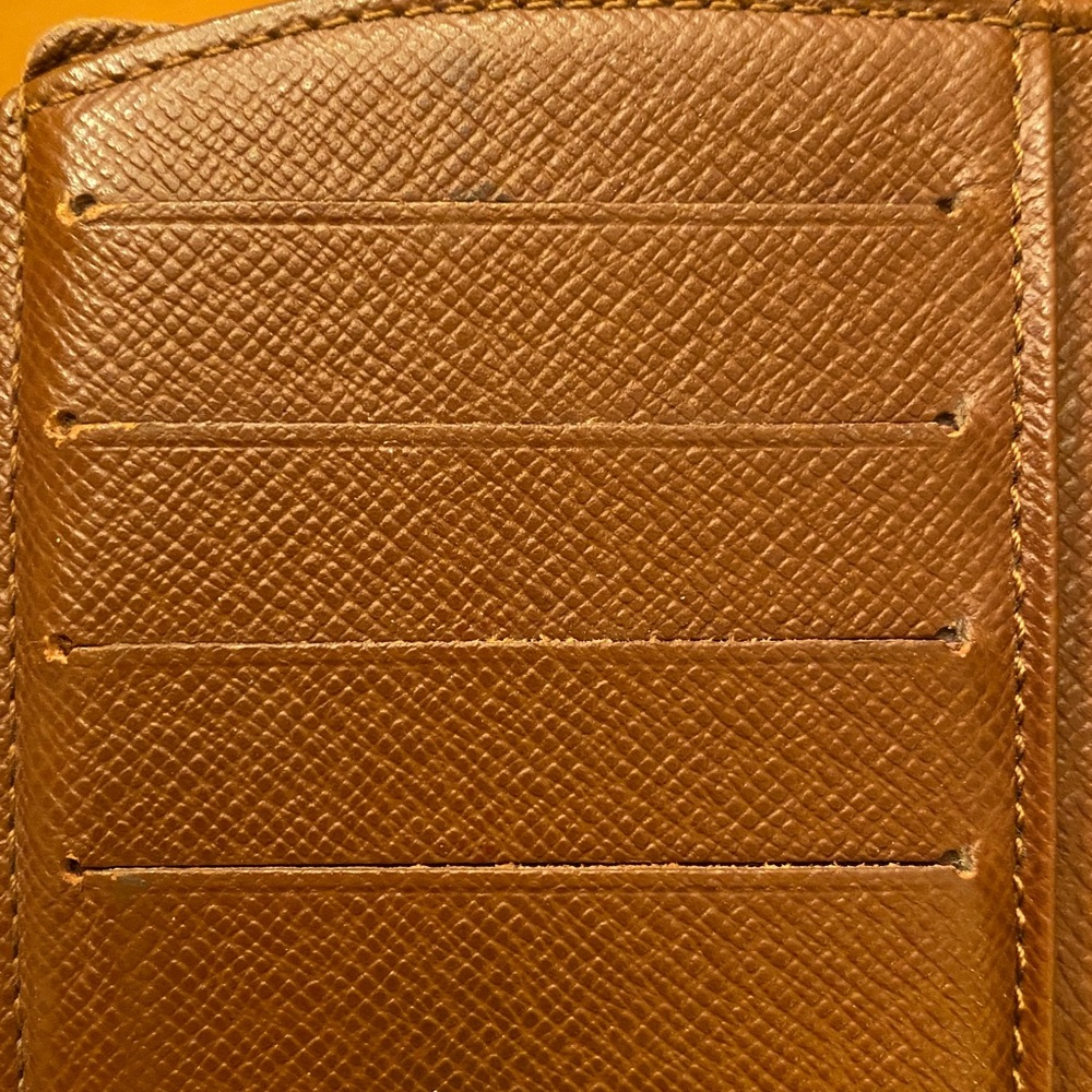 Louis Vuitton Monogram Kisslock Wallet - Picture 11 of 16